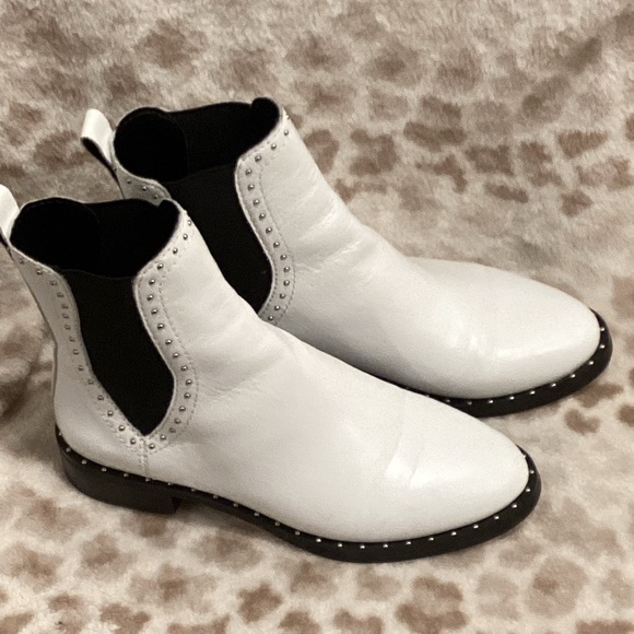 Rebecca Minkoff Chelsea Sabeen White Ankle Leather Studded Boots, Size 6 1/2 - Picture 4 of 15